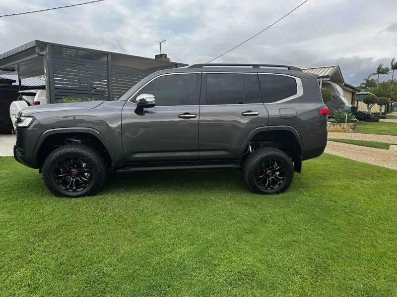 Ceramic window tint on SUV in Victoria Point